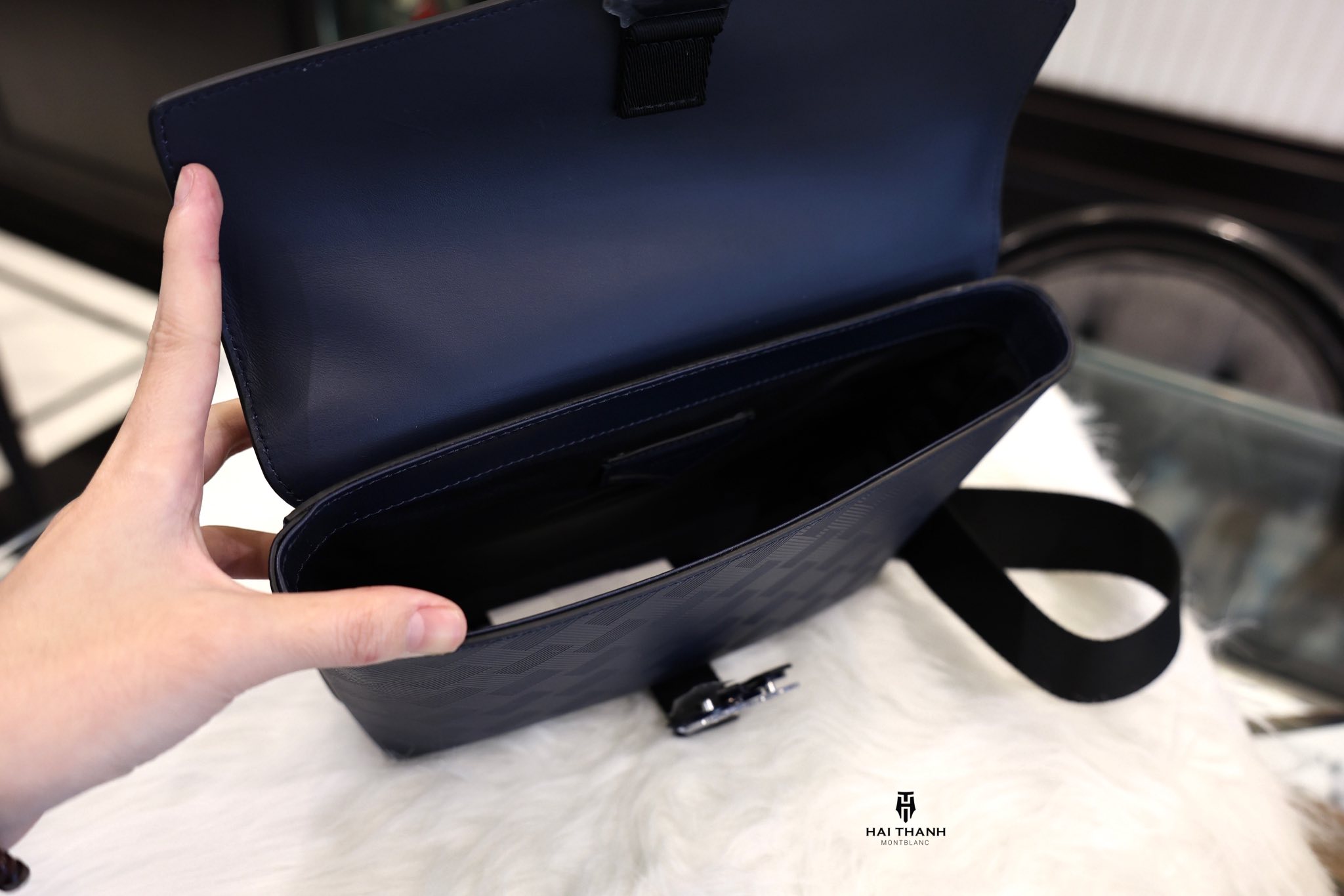 Montblanc Chính Hãng Túi Đeo Chéo Montblanc Extreme 3.0 Envelope With M Lock 198373 chính hãng