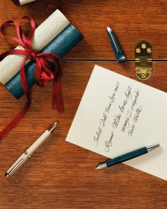 Quà Tặng 20/11 Cho Thầy Cô: Chọn Bút Thế Nào Cho Đúng